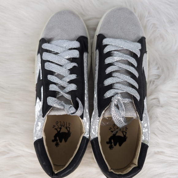Camel Toes NWOT suede leather and silver leopard sneakers, women's size 6, grey - Picture 8 of 9